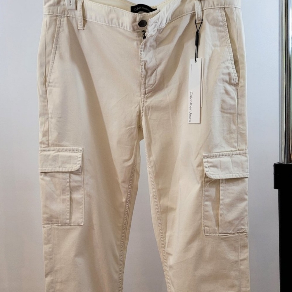 NWT 🏷 Calvin Klein | Slim Cargo Pants